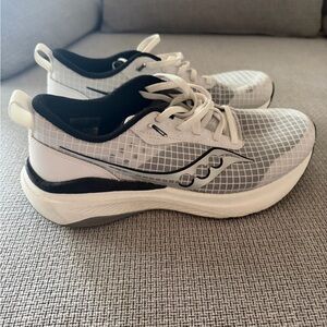 Saucony Women’s Freedom Crossport S20820-11 Size 9.5